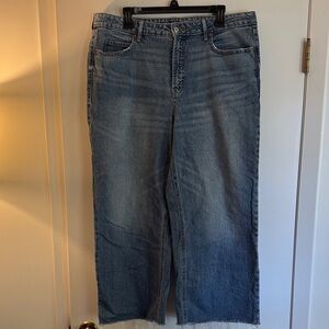 Old Navy Light Blue Cropped Jeans